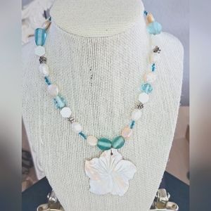 Vintage Pearl MOP Mermaid Style Ocean Beach Glass beaded Necklace Pendant 15 in